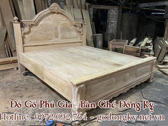 mẫu giường ngủ hoàng gia gỗ hương đục tay